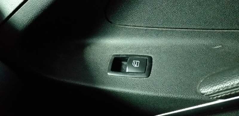 ELEVALUNAS DELANTERO DERECHO