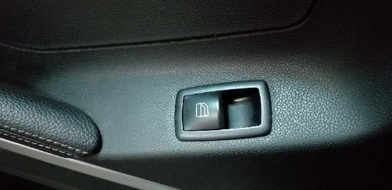 MANDO ELEVALUNAS TRASERO IZQUIERDO