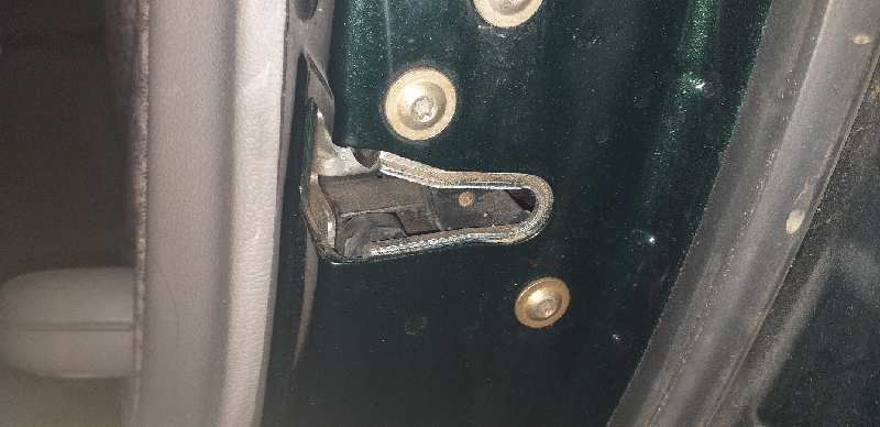 CERRADURA PUERTA TRASERA DERECHA 