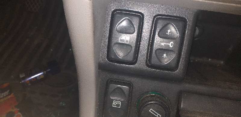 MANDO ELEVALUNAS DELANTERO IZQUIERDO 