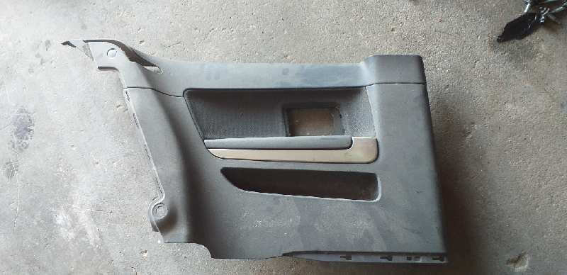 GUARNECIDO PUERTA TRASERA IZQUIERDA