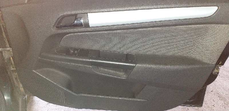 GUARNECIDO PUERTA DELANTERA DERECHA