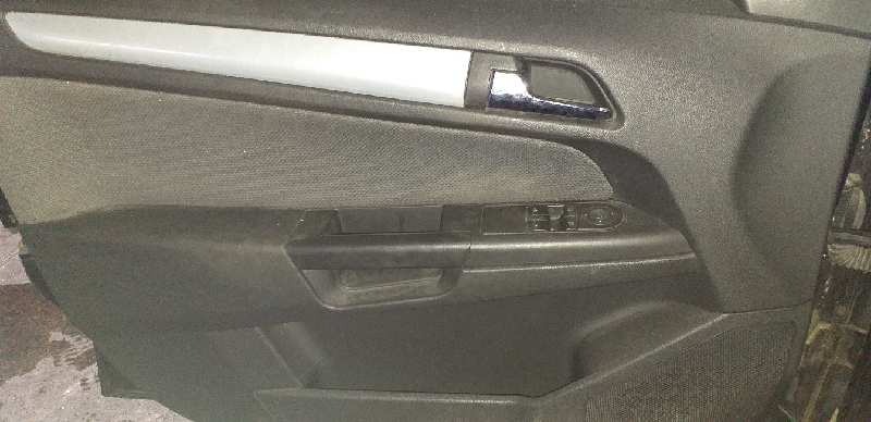 GUARNECIDO PUERTA DELANTERA IZQUIERDA