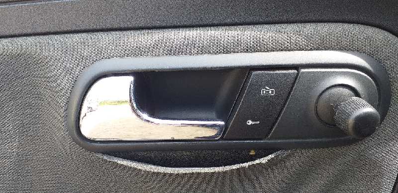 MANETA INTERIOR DELANTERA IZQUIERDA