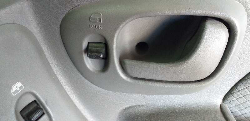 ELEVALUNAS DELANTERO DERECHO