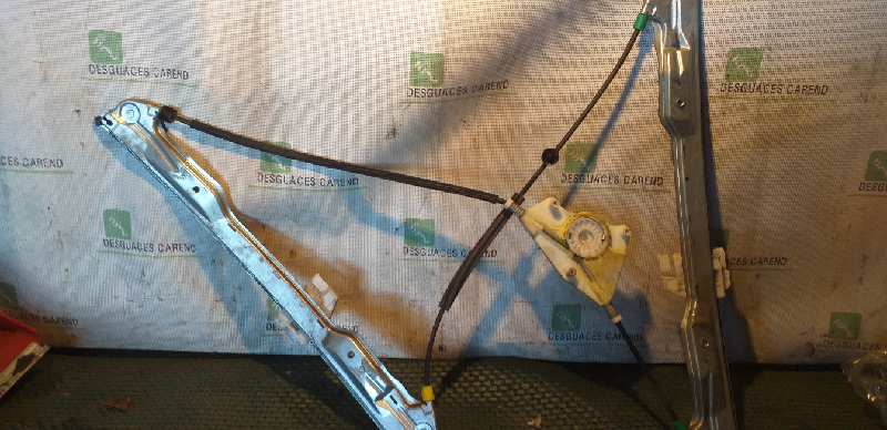 ELEVALUNAS DELANTERO IZQUIERDO