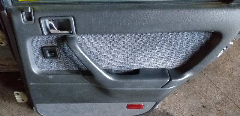 GUARNECIDO PUERTA TRASERA DERECHA