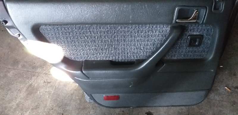 GUARNECIDO PUERTA TRASERA IZQUIERDA