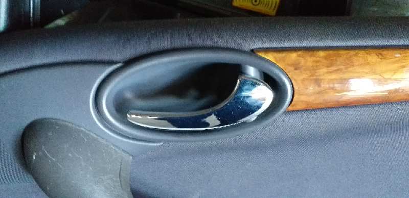 MANETA INTERIOR DELANTERA DERECHA