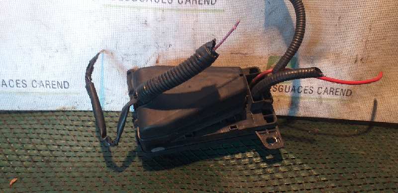 CAJA RELES - FUSIBLES