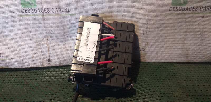 CAJA RELES - FUSIBLES