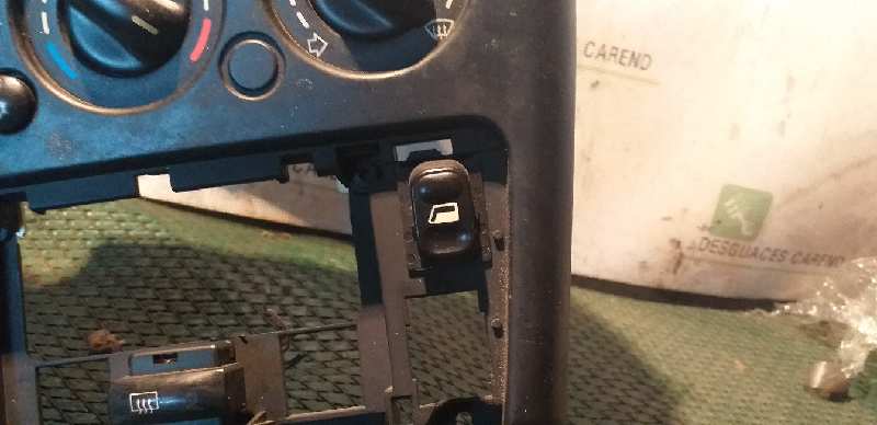 MANDO ELEVALUNAS DELANTERO DERECHO