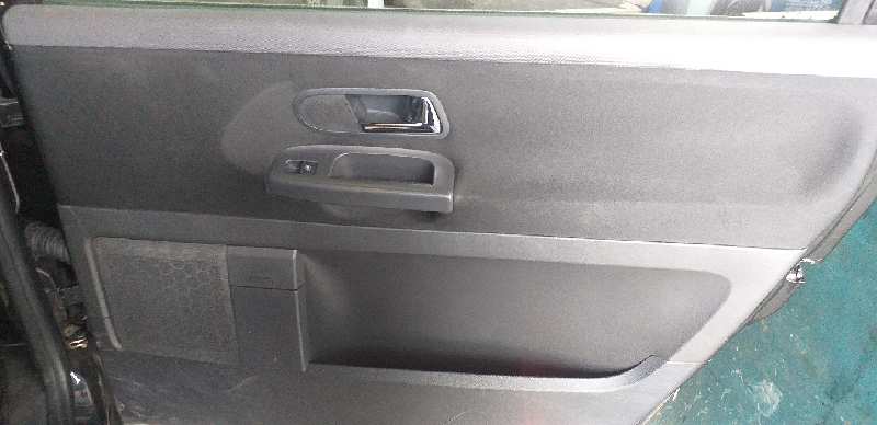 GUARNECIDO PUERTA TRASERA DERECHA