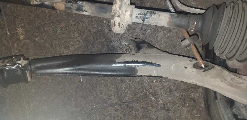 BRAZO SUSPENSION INFERIOR DELANTERO DERECHO