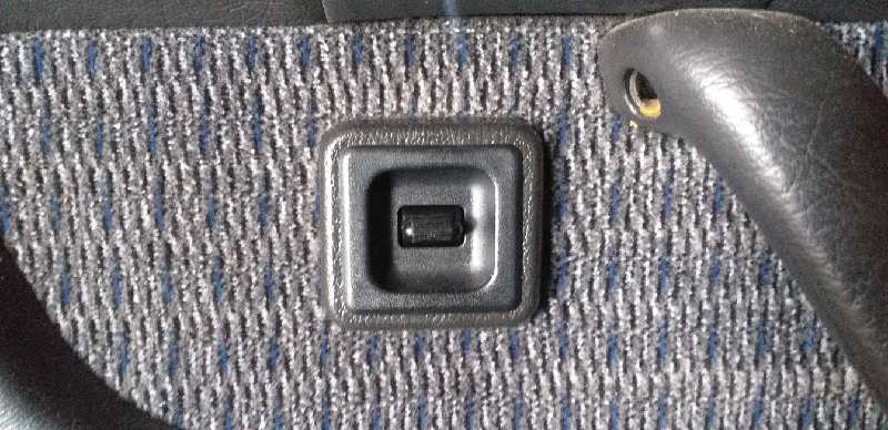 MANDO ELEVALUNAS DELANTERO DERECHO