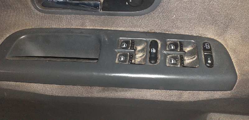 MANDO ELEVALUNAS DELANTERO IZQUIERDO 