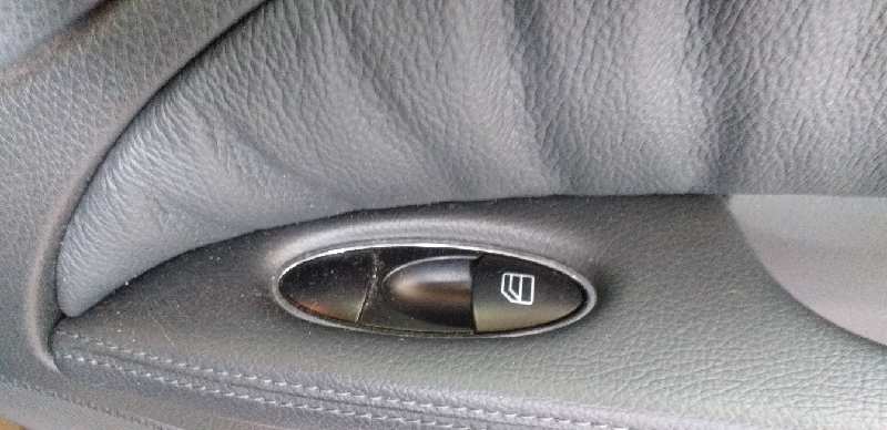 ELEVALUNAS TRASERO DERECHO