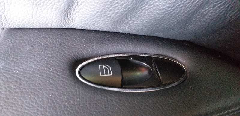 MANDO ELEVALUNAS DELANTERO DERECHO