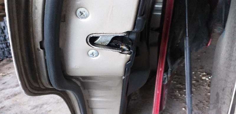 CERRADURA PUERTA TRASERA IZQUIERDA 