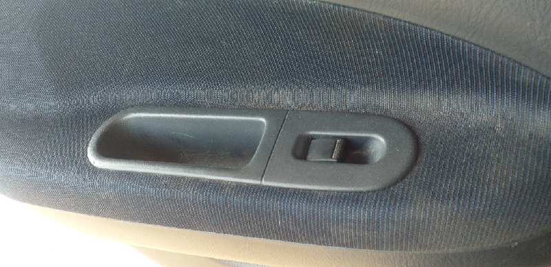 ELEVALUNAS TRASERO IZQUIERDO