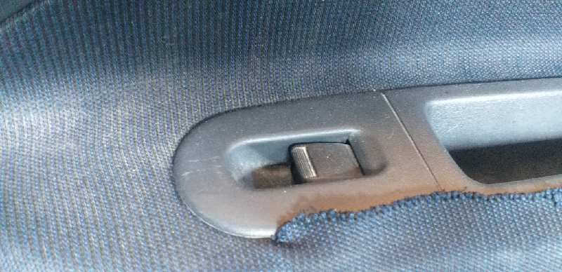 MANDO ELEVALUNAS TRASERO DERECHO