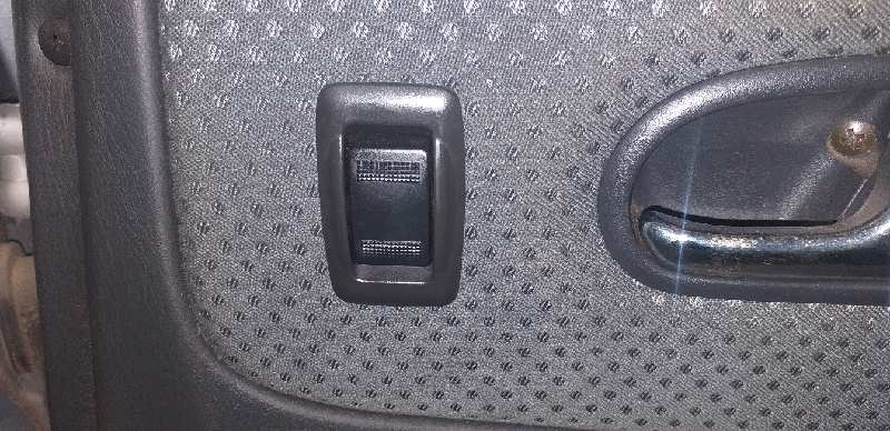 ELEVALUNAS TRASERO DERECHO