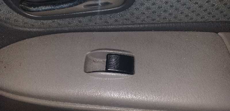 MANDO ELEVALUNAS DELANTERO DERECHO