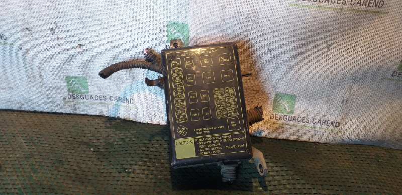 CAJA RELES / FUSIBLES