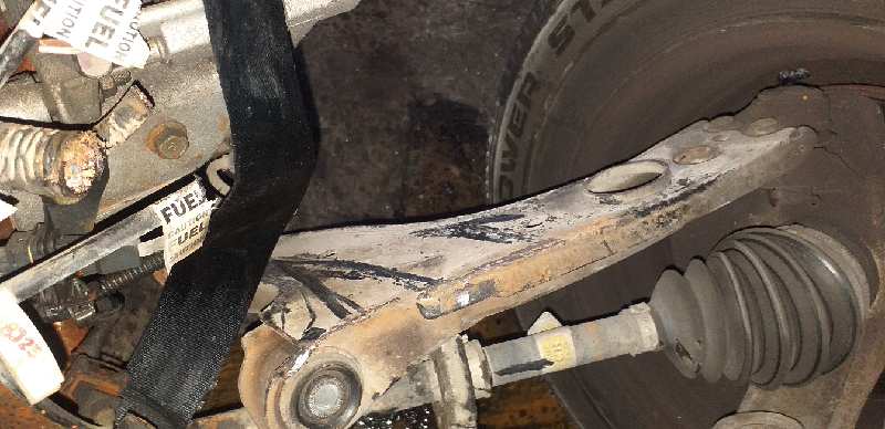 BRAZO SUSPENSION INFERIOR DELANTERO DERECHO