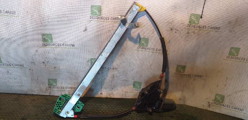 ELEVALUNAS DELANTERO DERECHO