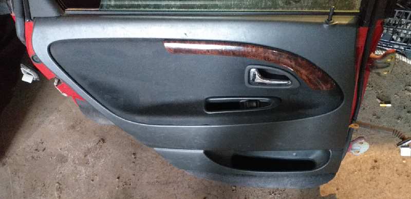 GUARNECIDO PUERTA TRASERA IZQUIERDA