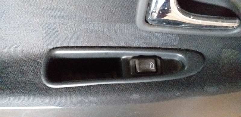 MANDO ELEVALUNAS TRASERO IZQUIERDO