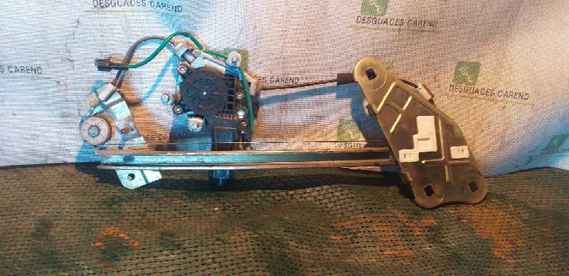 ELEVALUNAS DELANTERO IZQUIERDO