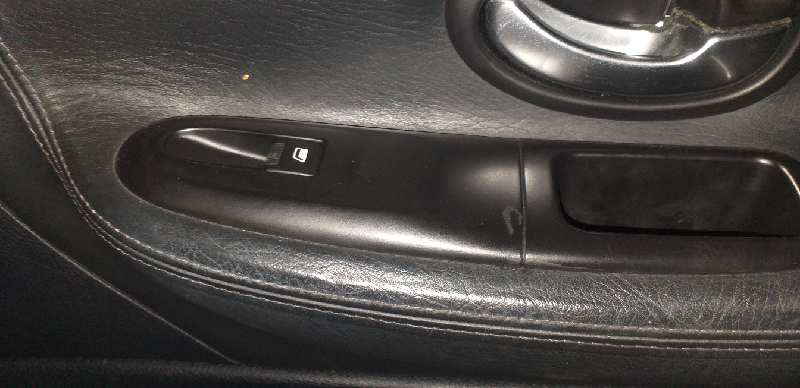 ELEVALUNAS DELANTERO DERECHO