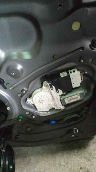 ELEVALUNAS TRASERO IZQUIERDO