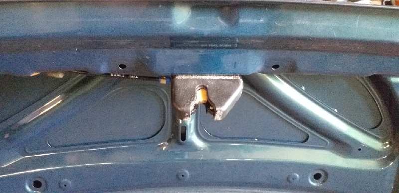 CERRADURA MALETERO / PORTON