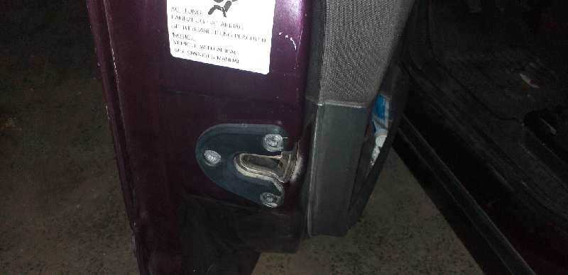 CERRADURA PUERTA DELANTERA IZQUIERDA 