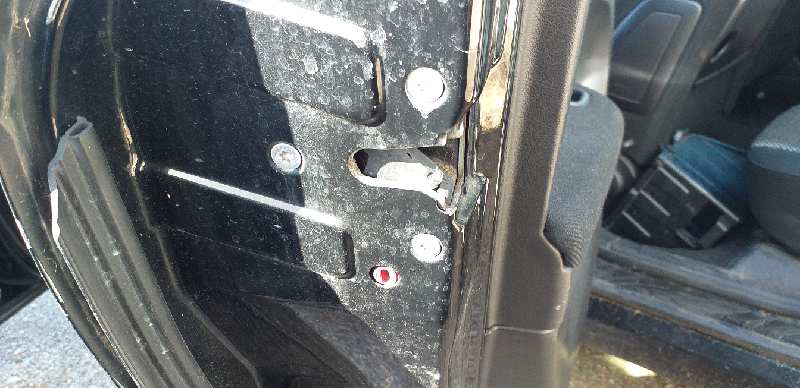 CERRADURA PUERTA TRASERA IZQUIERDA 