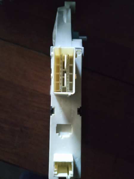 ELEVALUNAS DELANTERO IZQUIERDO