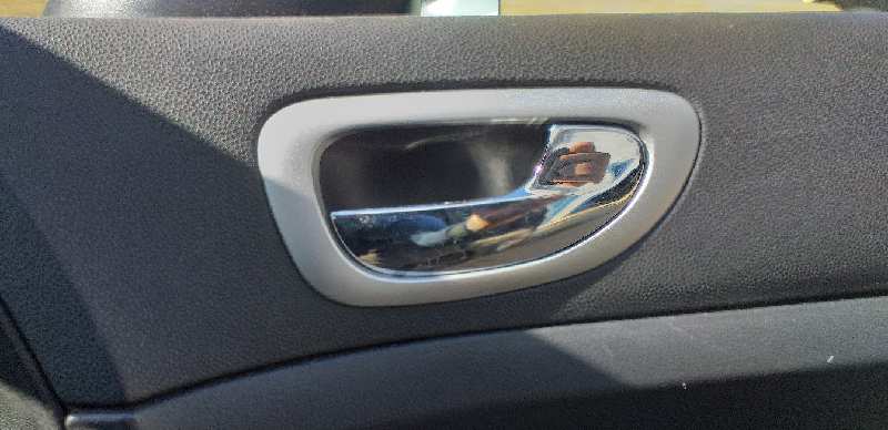 MANETA INTERIOR DELANTERA DERECHA