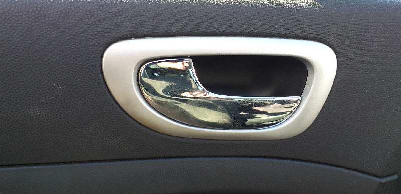 MANETA INTERIOR DELANTERA IZQUIERDA