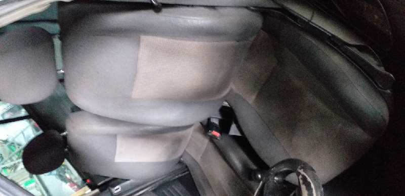 ASIENTO DELANTERO IZQUIERDO