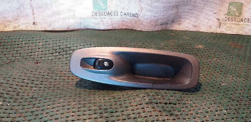 MANDO ELEVALUNAS DELANTERO DERECHO