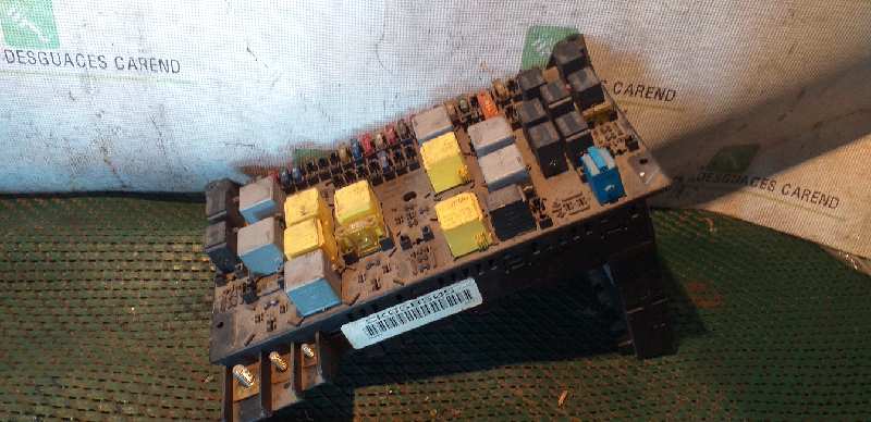 CAJA RELES / FUSIBLES