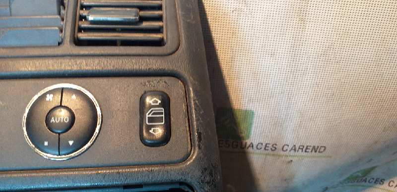 MANDO ELEVALUNAS TRASERO DERECHO