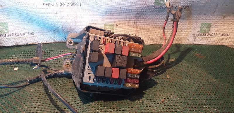 CAJA RELES / FUSIBLES