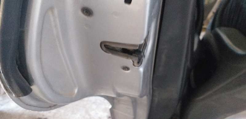 CERRADURA PUERTA TRASERA IZQUIERDA 