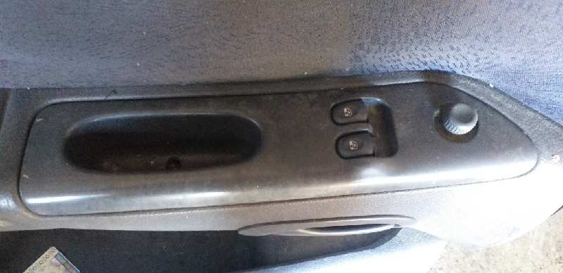 ELEVALUNAS DELANTERO IZQUIERDO