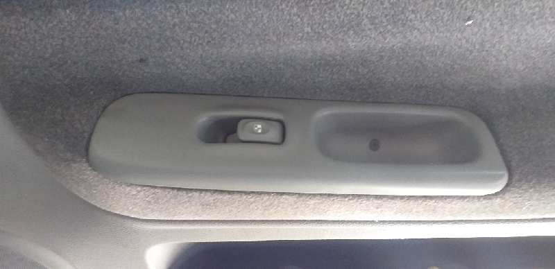 MANDO ELEVALUNAS DELANTERO DERECHO