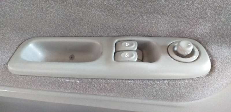 MANDO ELEVALUNAS DELANTERO IZQUIERDO 